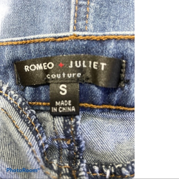 COPY - Romeo +Juliet couture floral jean shorts Embroidery Size Small denim sho… - Picture 7 of 7
